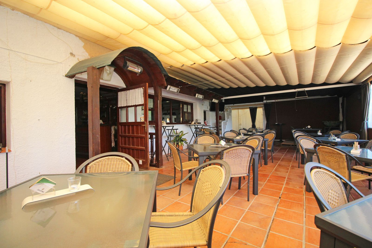 Commercial unit for sale in Marbesa Costa Del Sol, Málaga, Spain