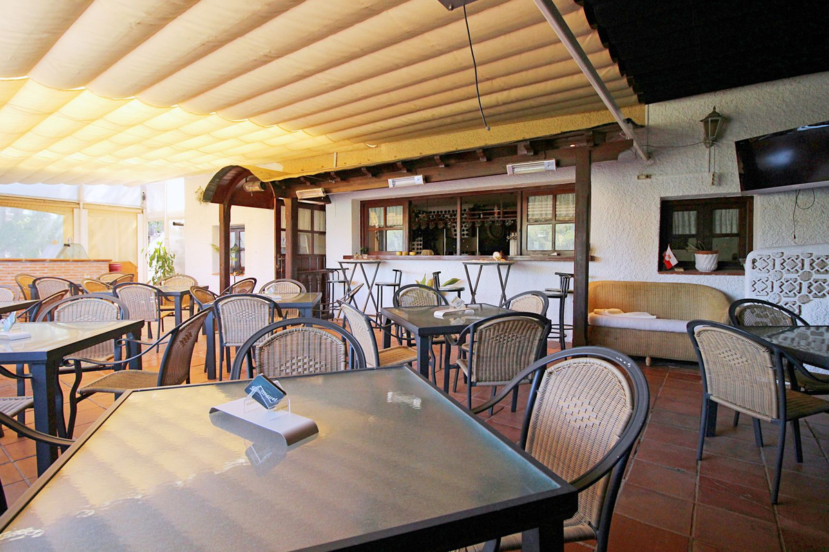 Commercial unit for sale in Marbesa Costa Del Sol, Málaga, Spain