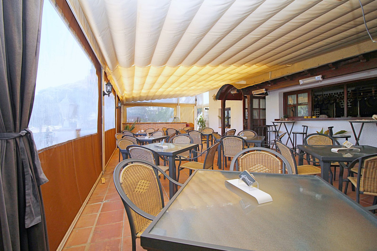 Commercial unit for sale in Marbesa Costa Del Sol, Málaga, Spain
