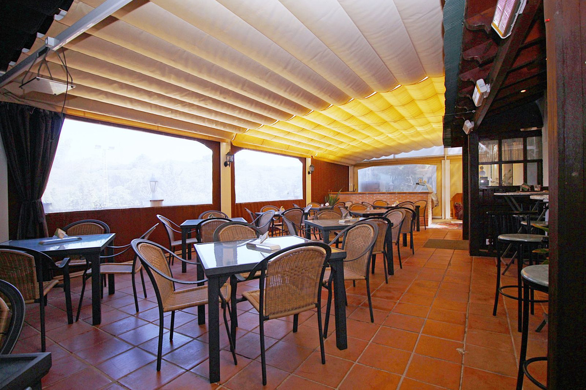 Commercial unit for sale in Marbesa Costa Del Sol, Málaga, Spain