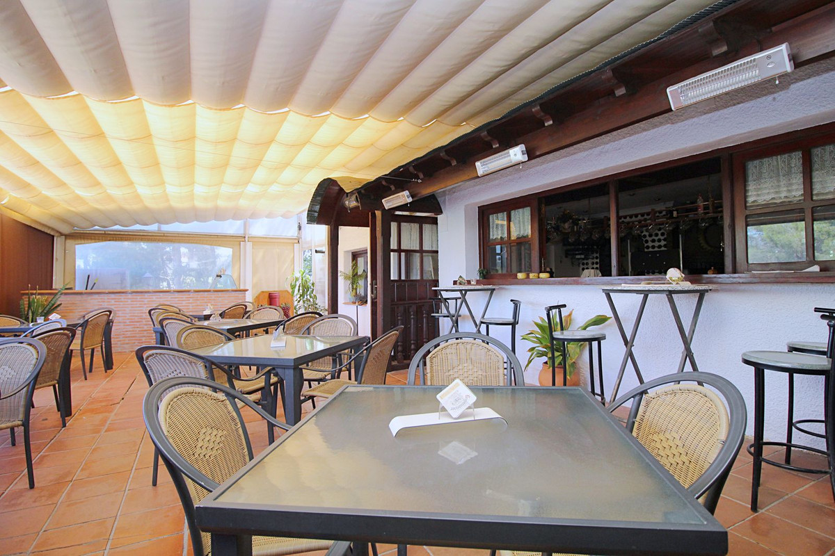 Commercial unit for sale in Marbesa Costa Del Sol, Málaga, Spain