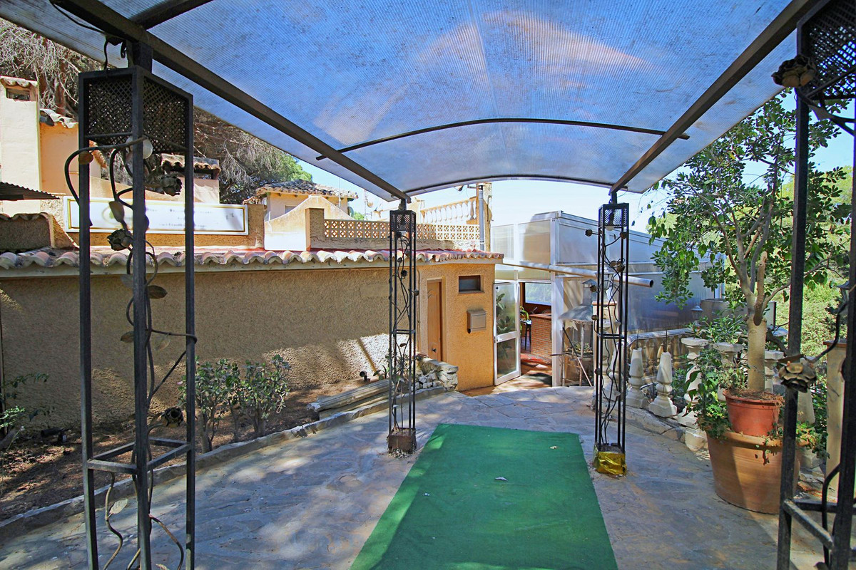 Commercial unit for sale in Marbesa Costa Del Sol, Málaga, Spain