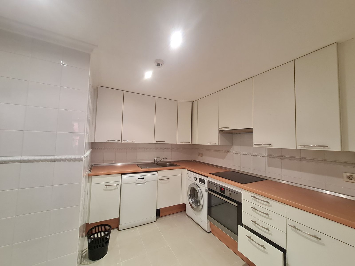 2 Bed Apartment for sale in Estepona Costa Del Sol, Málaga, Spain