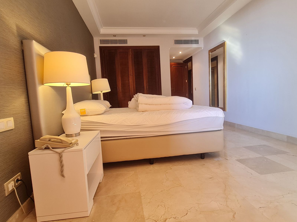 2 Bed Apartment for sale in Estepona Costa Del Sol, Málaga, Spain