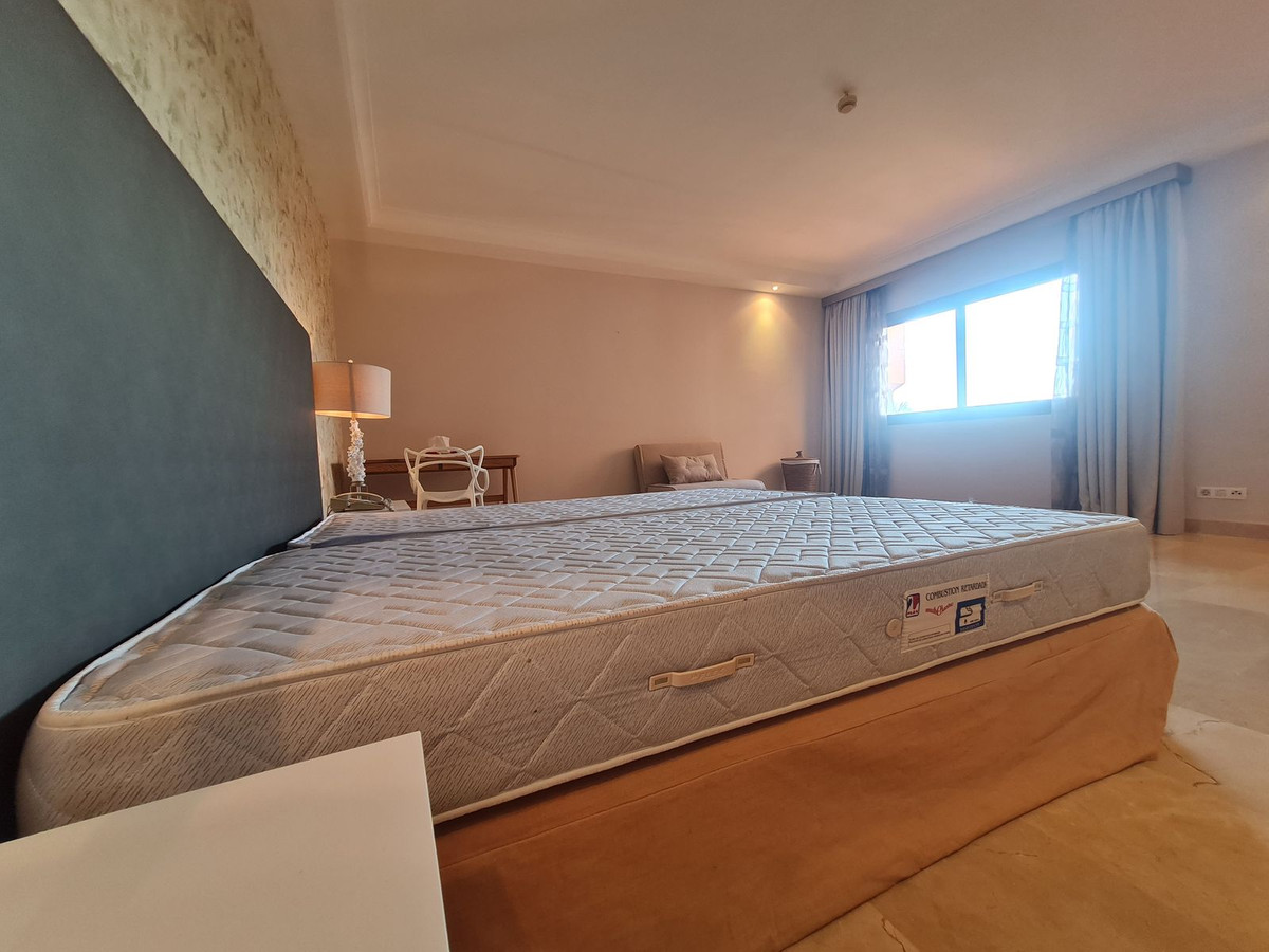 2 Bed Apartment for sale in Estepona Costa Del Sol, Málaga, Spain