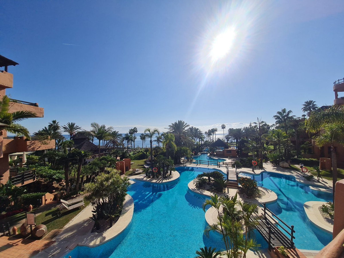 2 Bed Apartment for sale in Estepona Costa Del Sol, Málaga, Spain