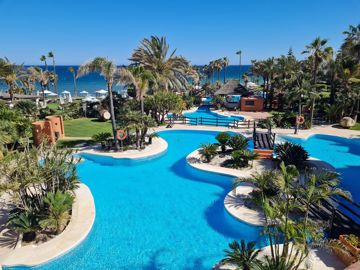 2 Bed Apartment for sale in Estepona Costa Del Sol, Málaga, Spain