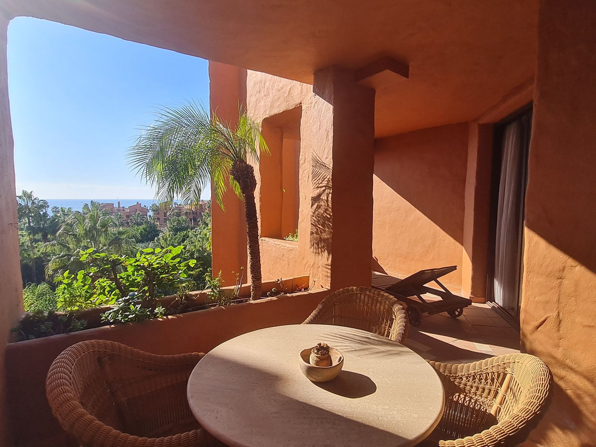 2 Bed Apartment for sale in Estepona Costa Del Sol, Málaga, Spain