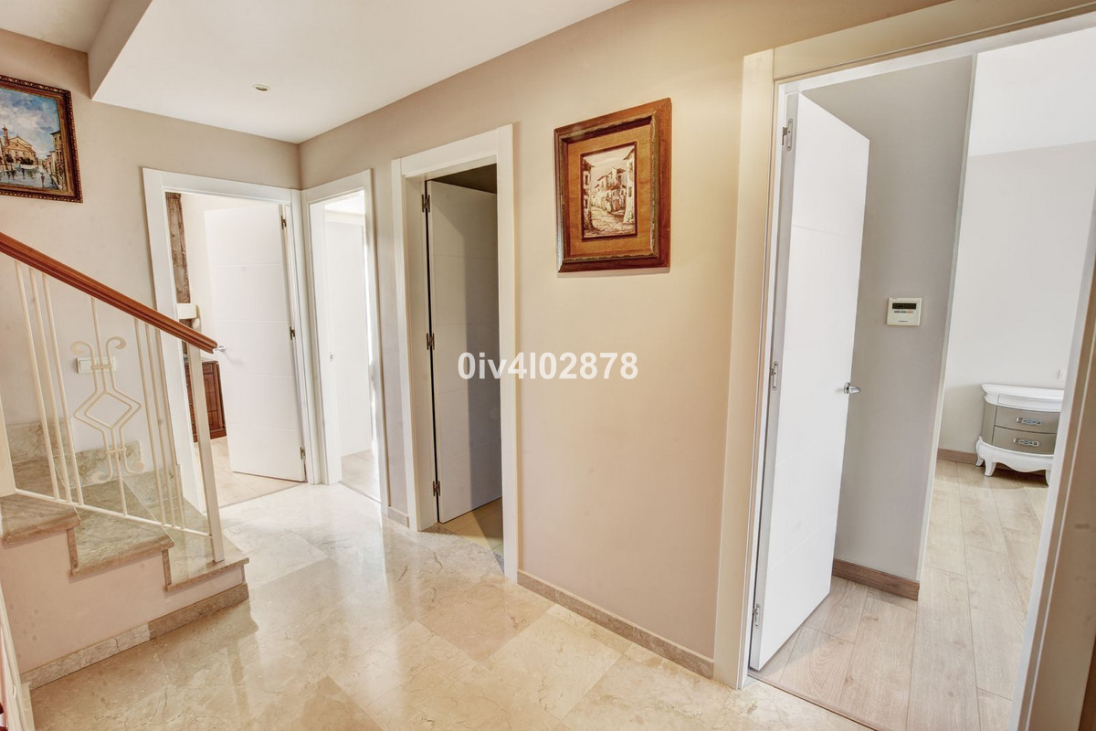 4 Bed Townhouse for sale in Arroyo De La Miel Costa Del Sol, Málaga, Spain