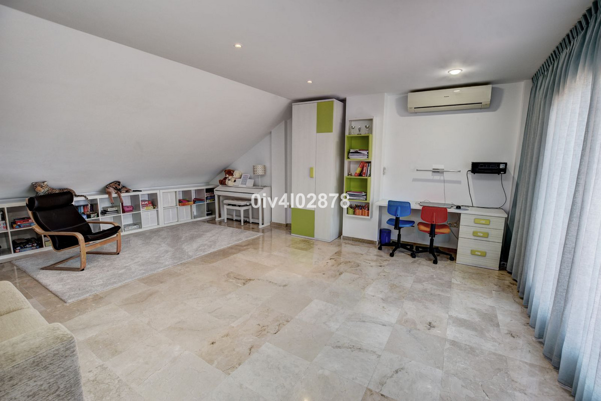 4 Bed Townhouse for sale in Arroyo De La Miel Costa Del Sol, Málaga, Spain