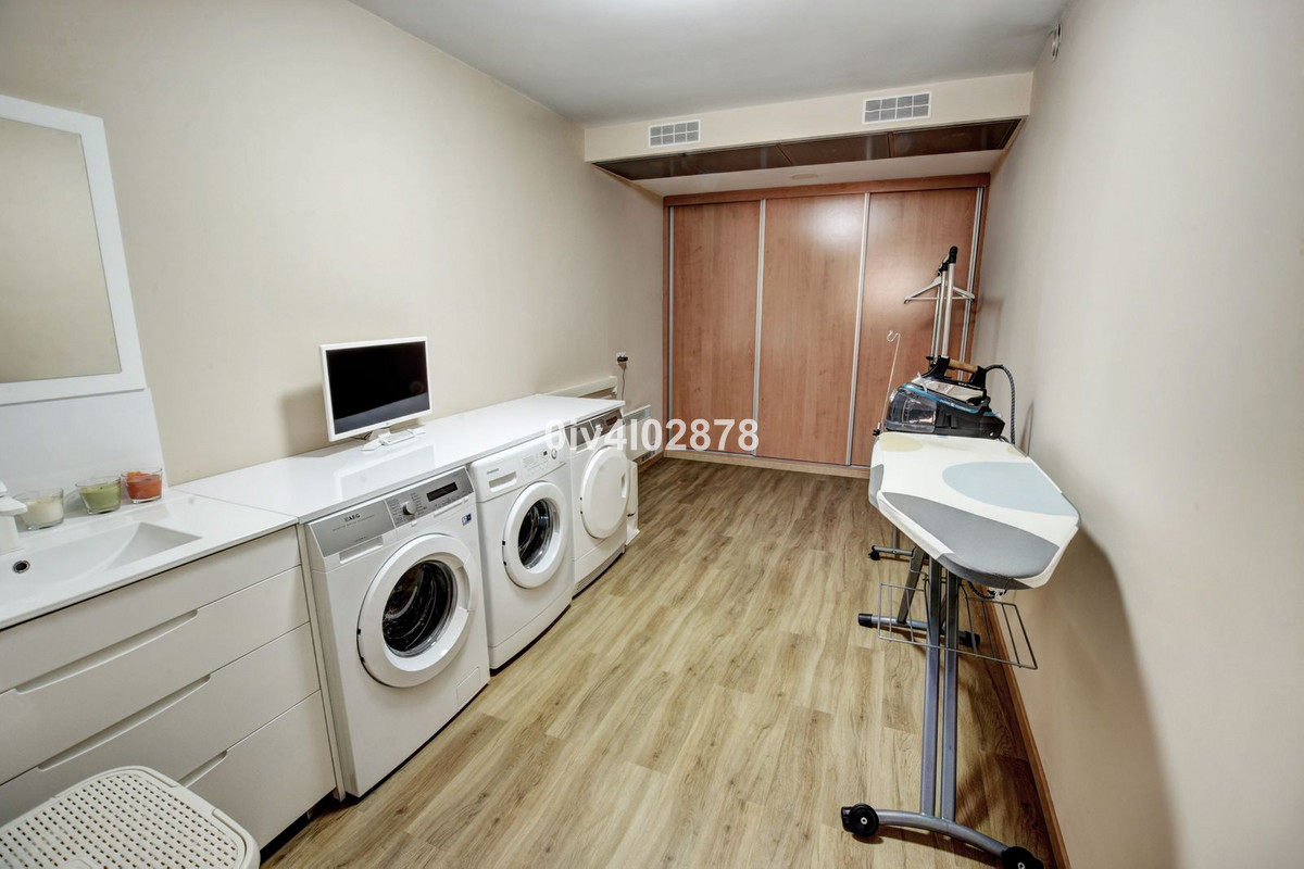4 Bed Townhouse for sale in Arroyo De La Miel Costa Del Sol, Málaga, Spain