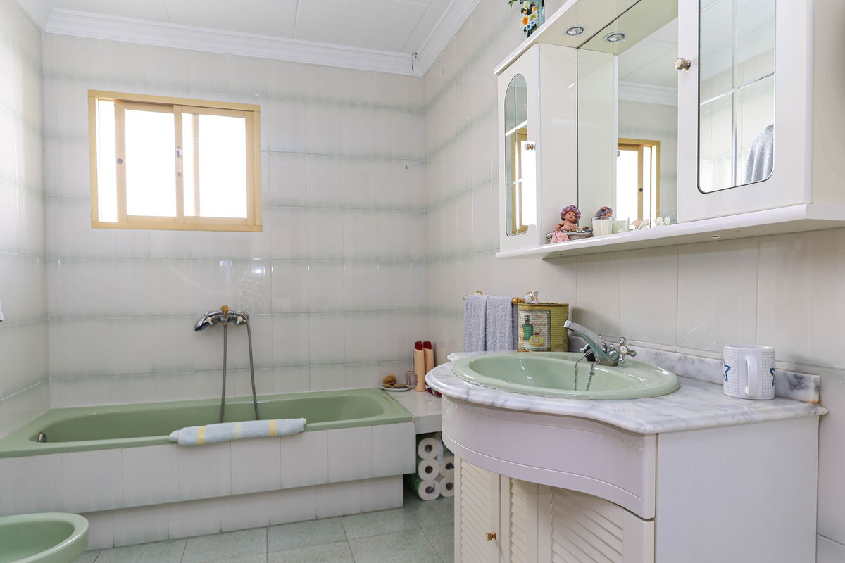 Se vende Adosada de 4 dormitorios en Costa Del Sol, Málaga, España