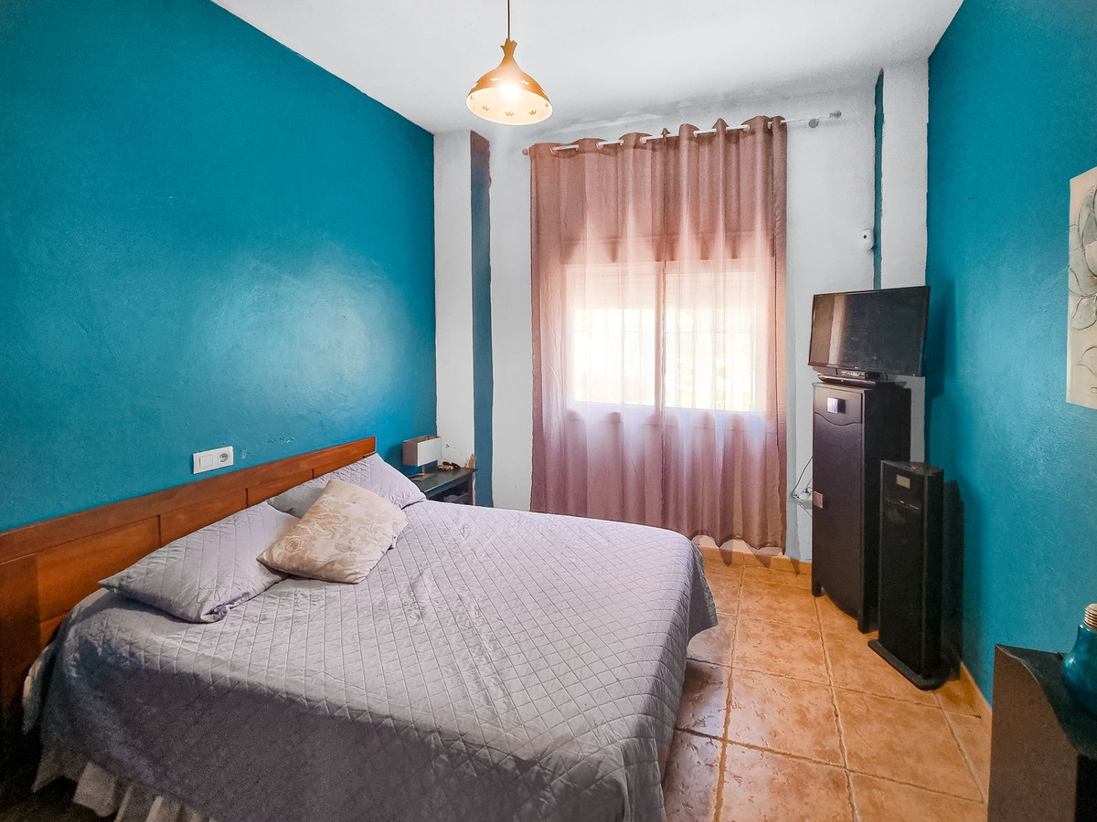 3 Bed Townhouse for sale in Casares Costa Del Sol, Málaga, Spain