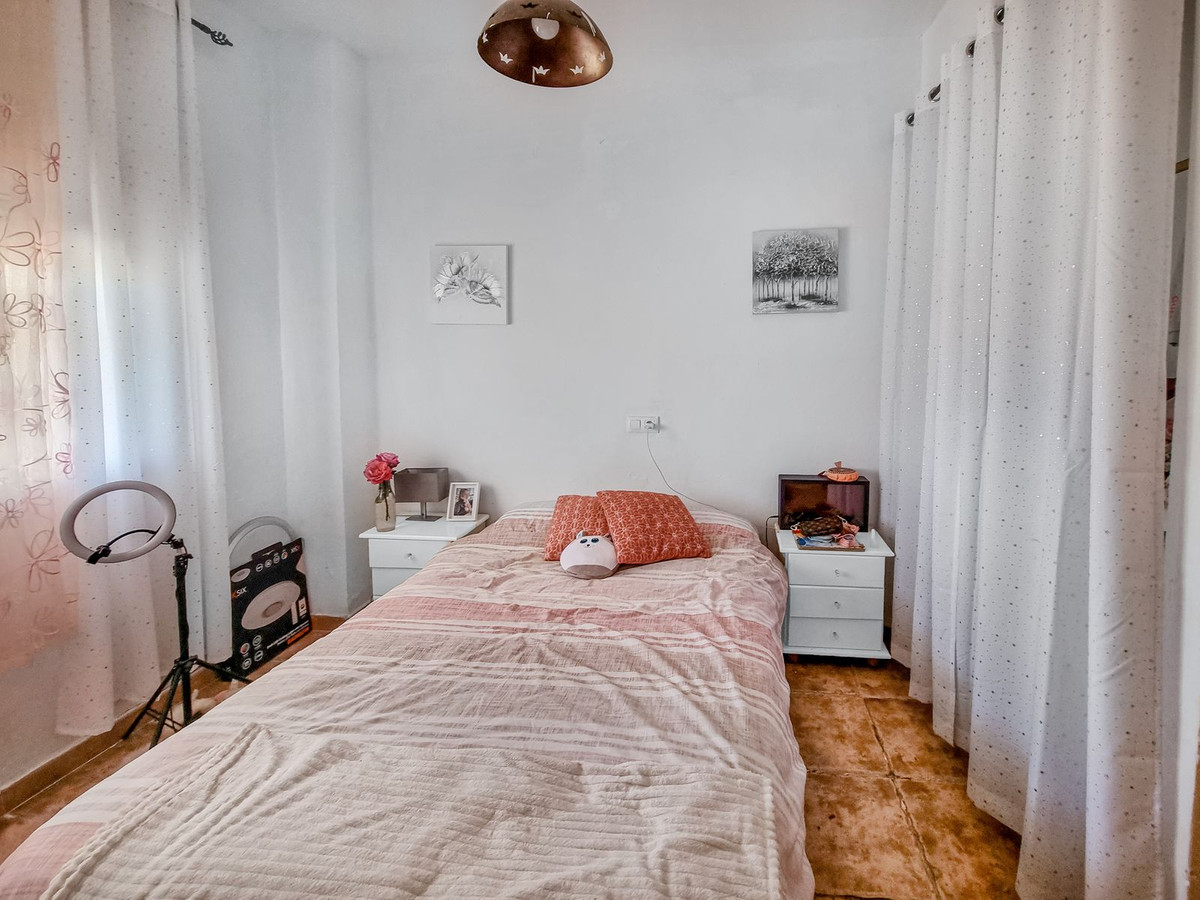 3 Bed Townhouse for sale in Casares Costa Del Sol, Málaga, Spain