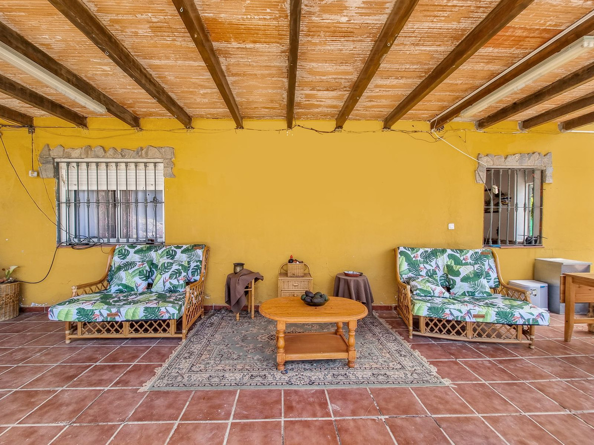 3 Bed Townhouse for sale in Casares Costa Del Sol, Málaga, Spain