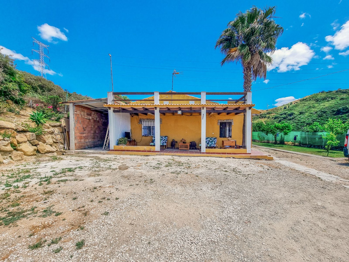 3 Bed Townhouse for sale in Casares Costa Del Sol, Málaga, Spain