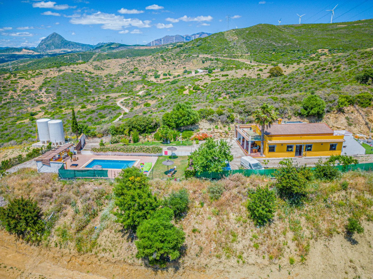 3 Bed Townhouse for sale in Casares Costa Del Sol, Málaga, Spain