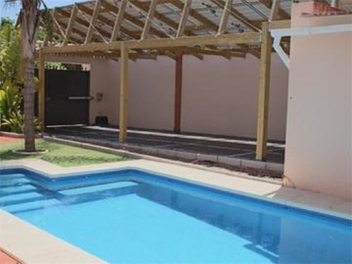 Se vende Villa - Chalet de 6 dormitorios en Costa Del Sol, Málaga, España