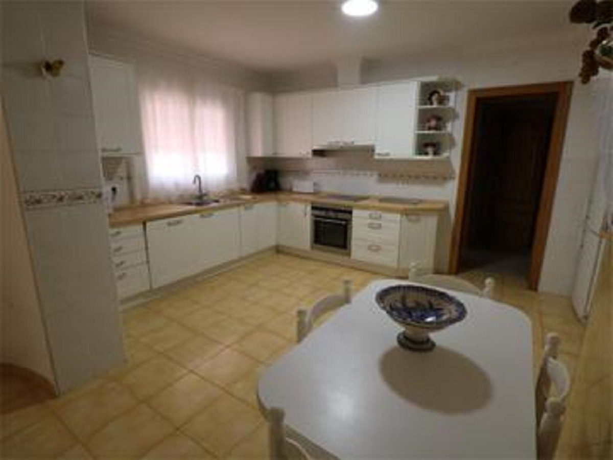 Se vende Villa - Chalet de 6 dormitorios en Costa Del Sol, Málaga, España