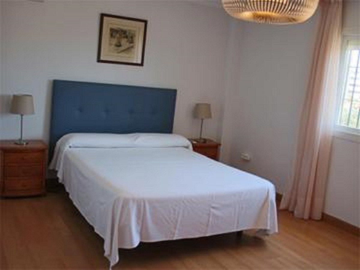 Se vende Villa - Chalet de 6 dormitorios en Costa Del Sol, Málaga, España