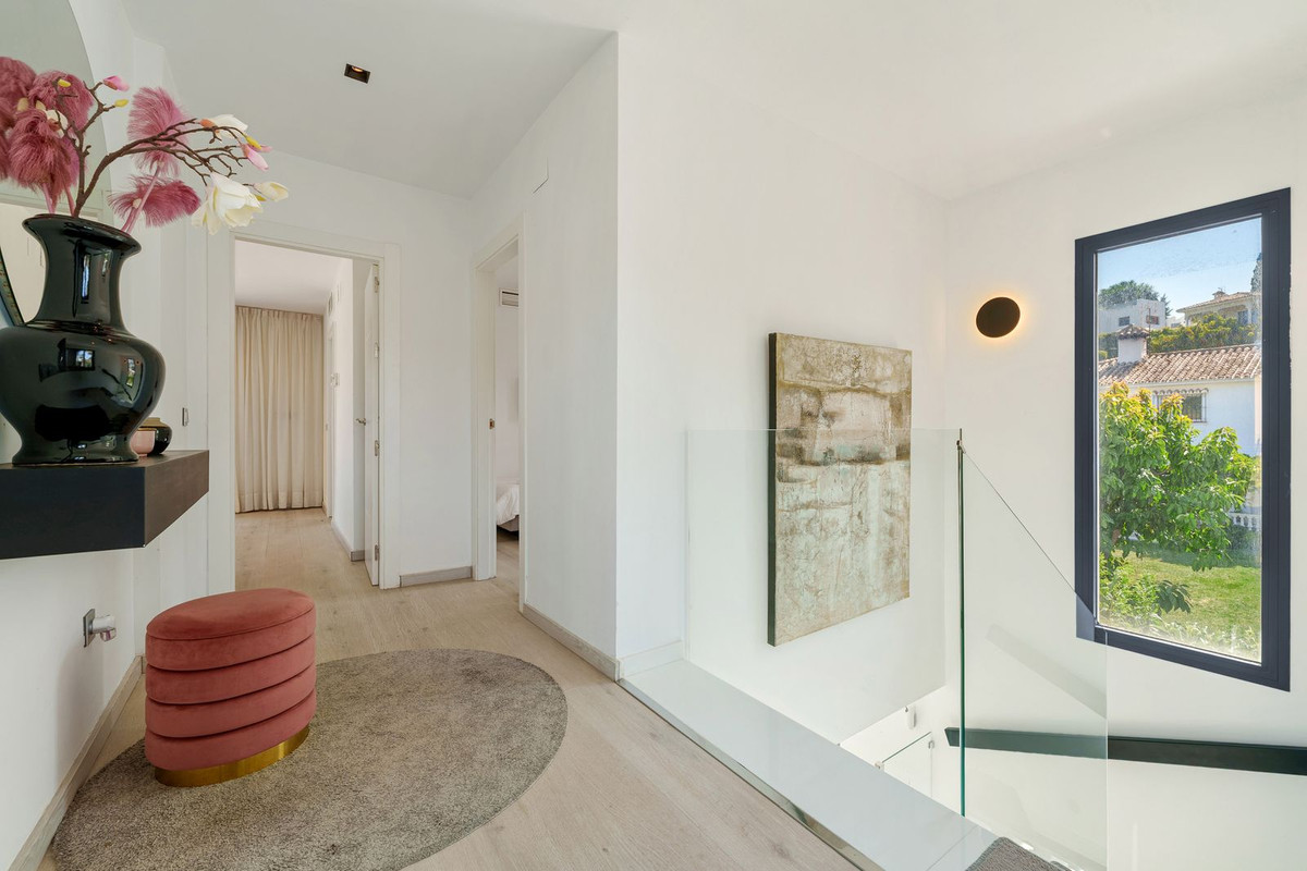 4 Bed Townhouse for sale in Nueva Andalucía Costa Del Sol, Málaga, Spain
