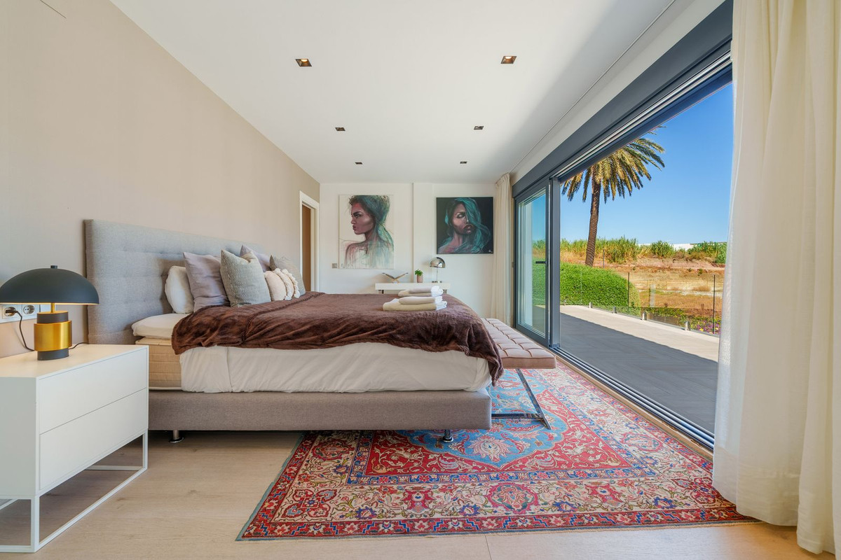4 Bed Townhouse for sale in Nueva Andalucía Costa Del Sol, Málaga, Spain