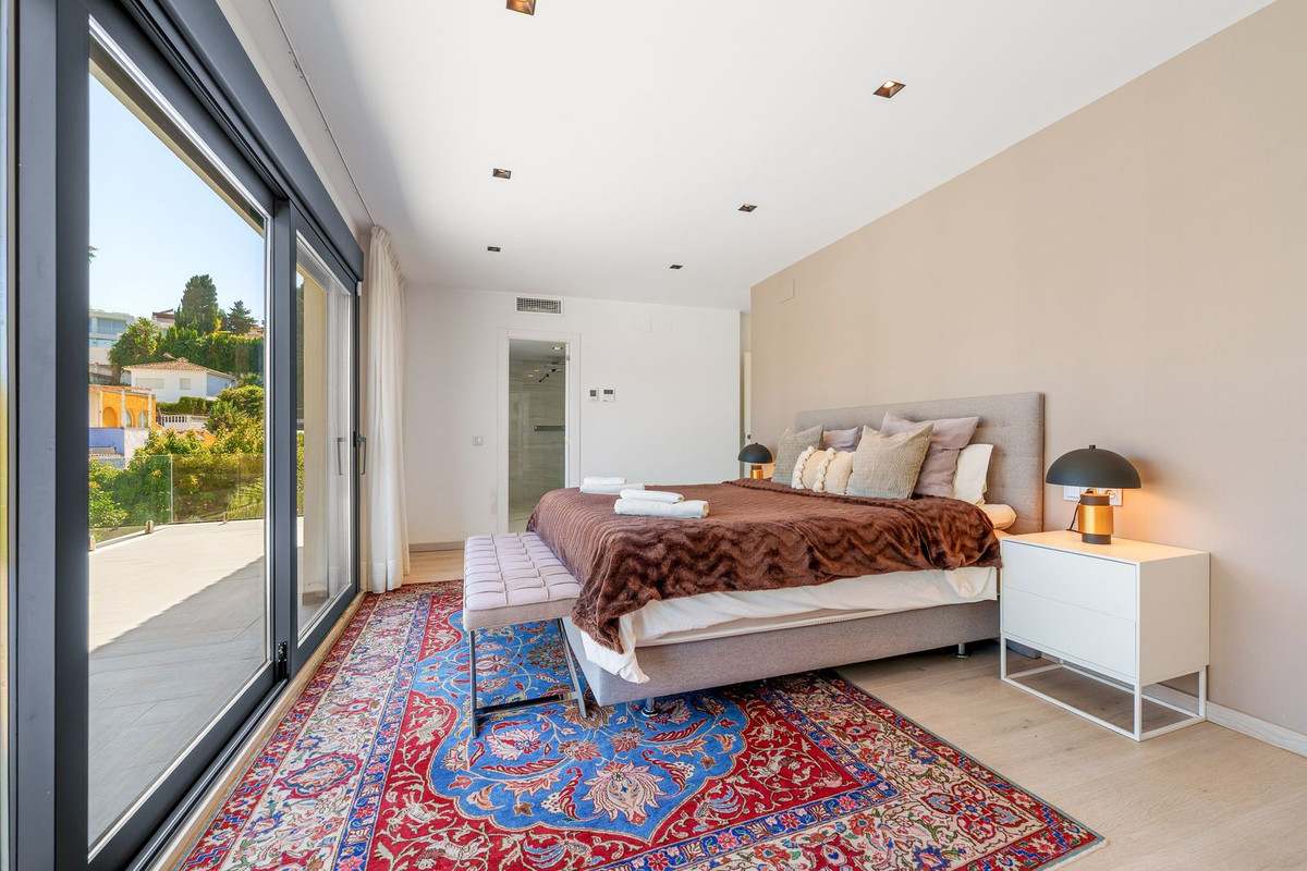 4 Bed Townhouse for sale in Nueva Andalucía Costa Del Sol, Málaga, Spain