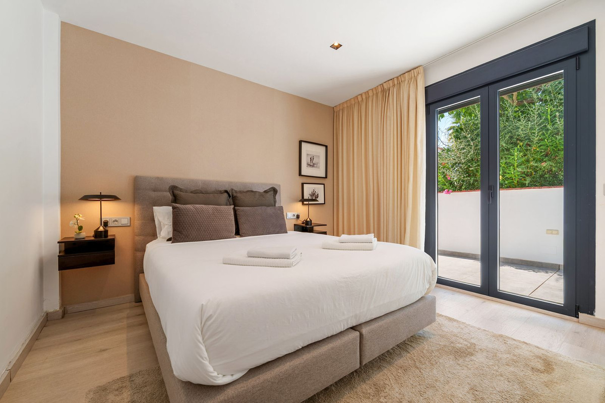4 Bed Townhouse for sale in Nueva Andalucía Costa Del Sol, Málaga, Spain