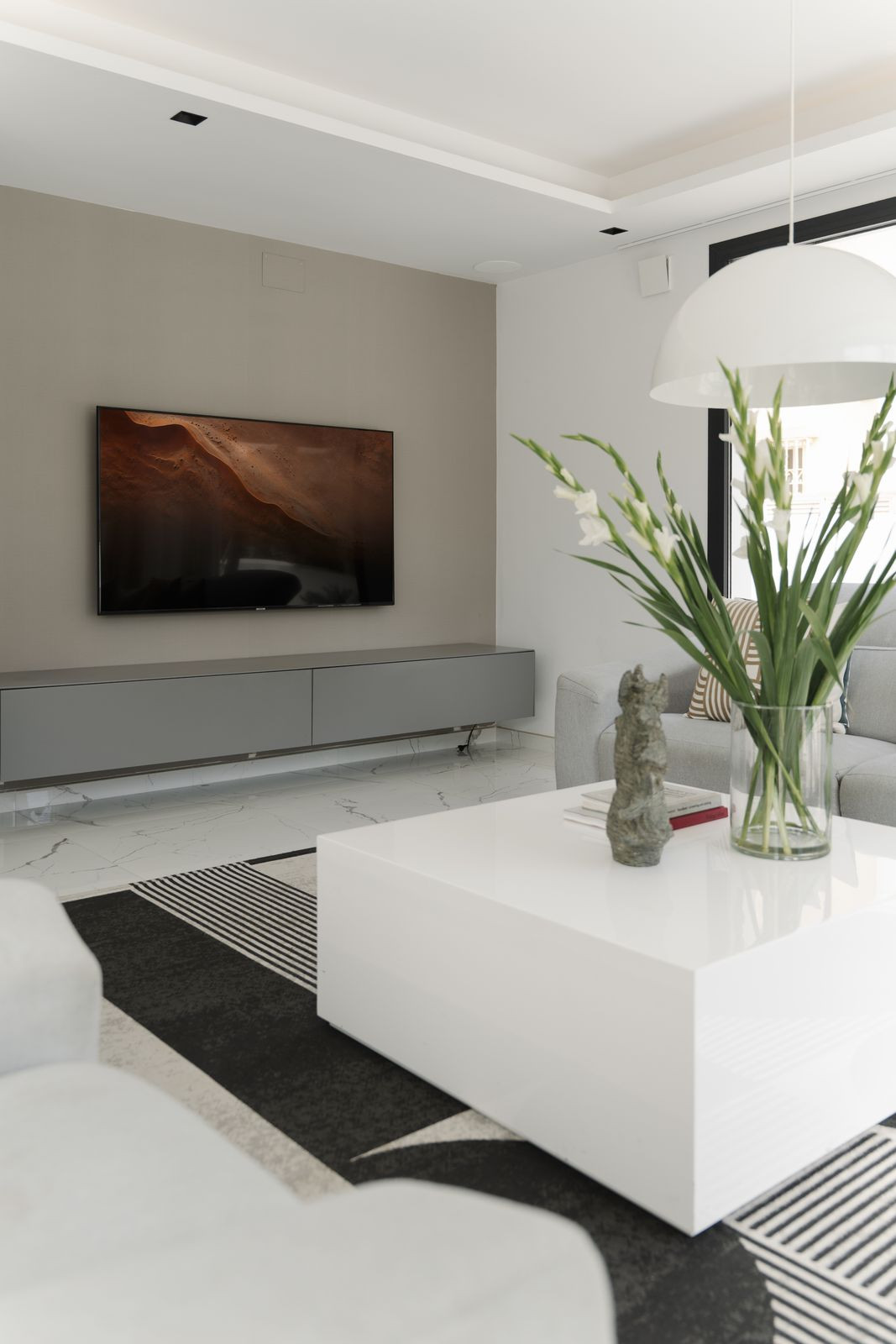 4 Bed Townhouse for sale in Nueva Andalucía Costa Del Sol, Málaga, Spain