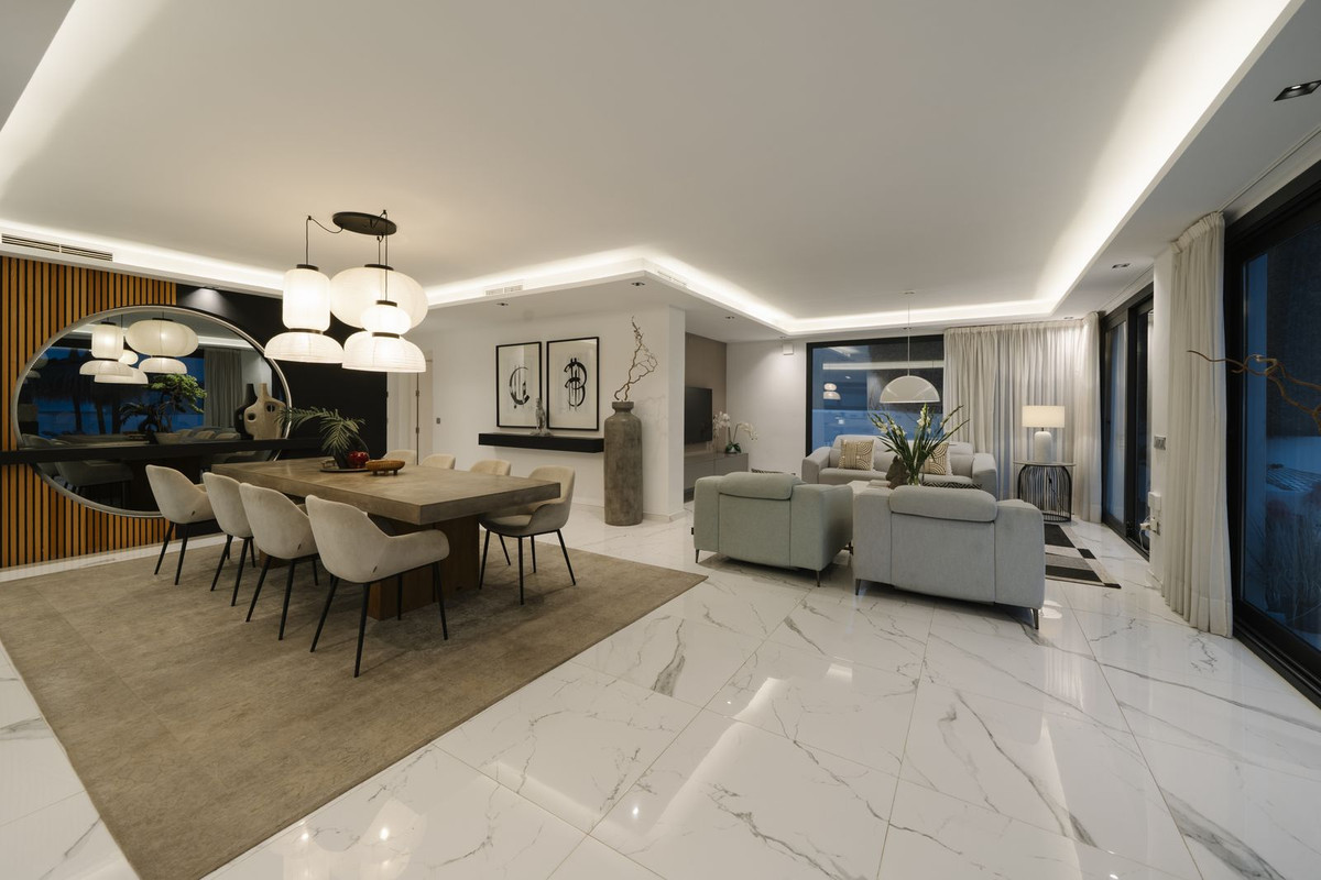 4 Bed Townhouse for sale in Nueva Andalucía Costa Del Sol, Málaga, Spain