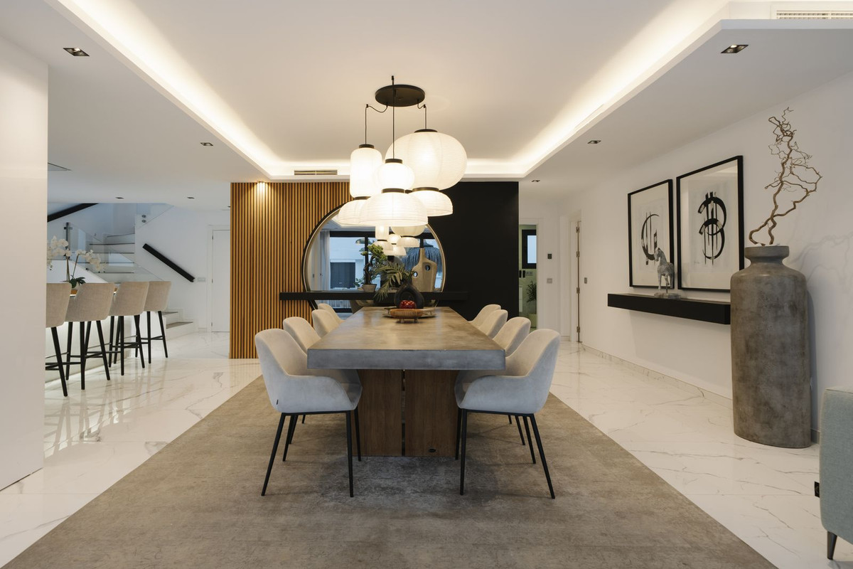 4 Bed Townhouse for sale in Nueva Andalucía Costa Del Sol, Málaga, Spain