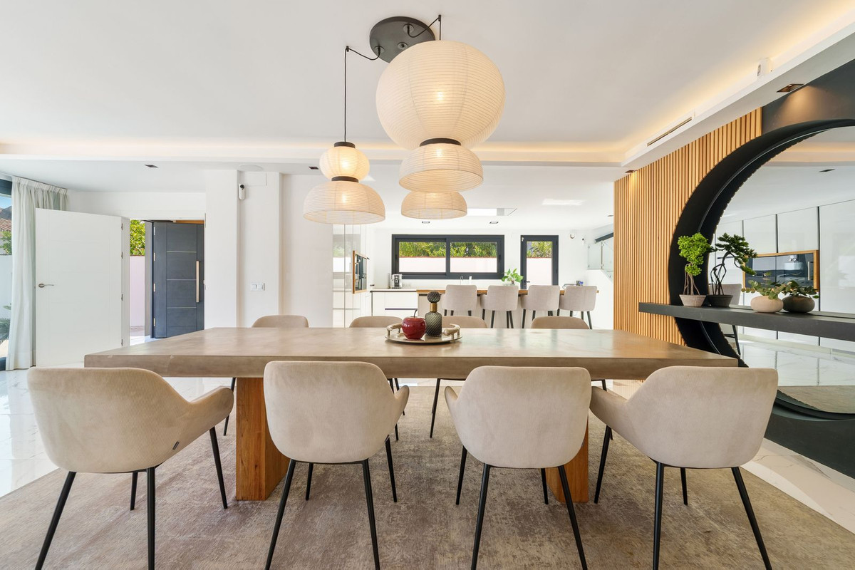 4 Bed Townhouse for sale in Nueva Andalucía Costa Del Sol, Málaga, Spain