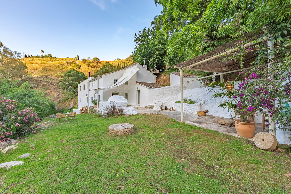 Se vende Finca - Cortijo de 4 dormitorios en Costa Del Sol, Málaga, España