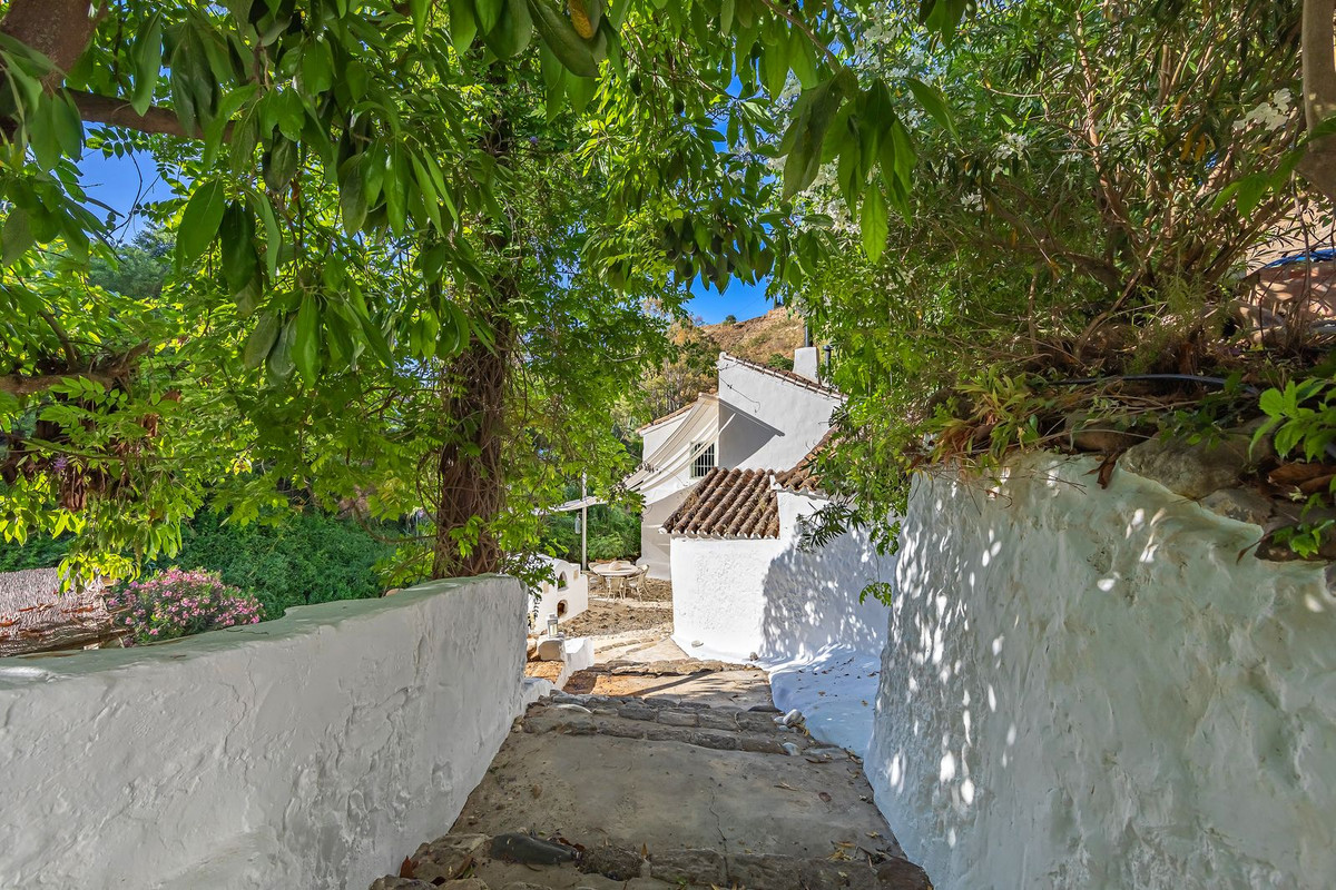 Se vende Finca - Cortijo de 4 dormitorios en Costa Del Sol, Málaga, España