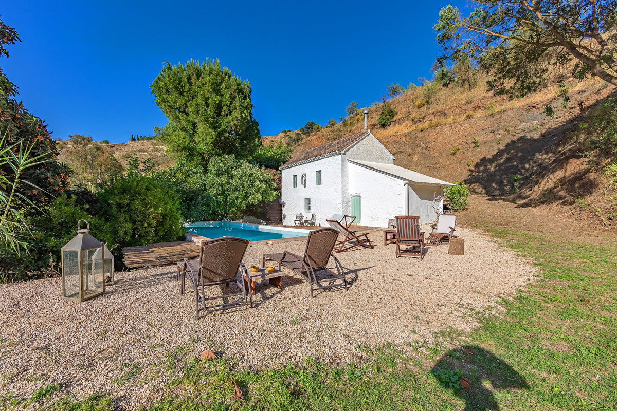 Se vende Finca - Cortijo de 4 dormitorios en Costa Del Sol, Málaga, España