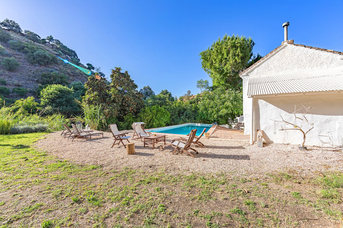 Se vende Finca - Cortijo de 4 dormitorios en Costa Del Sol, Málaga, España