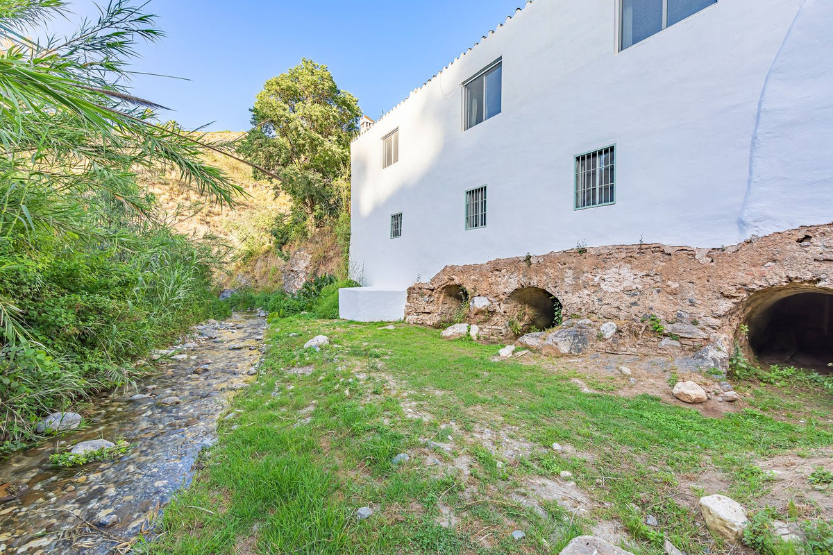 Se vende Finca - Cortijo de 4 dormitorios en Costa Del Sol, Málaga, España