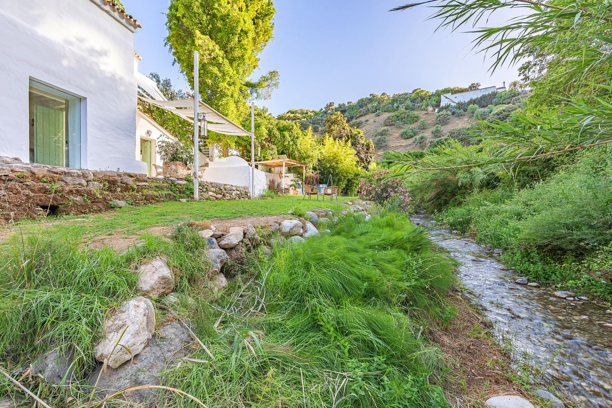 Se vende Finca - Cortijo de 4 dormitorios en Costa Del Sol, Málaga, España