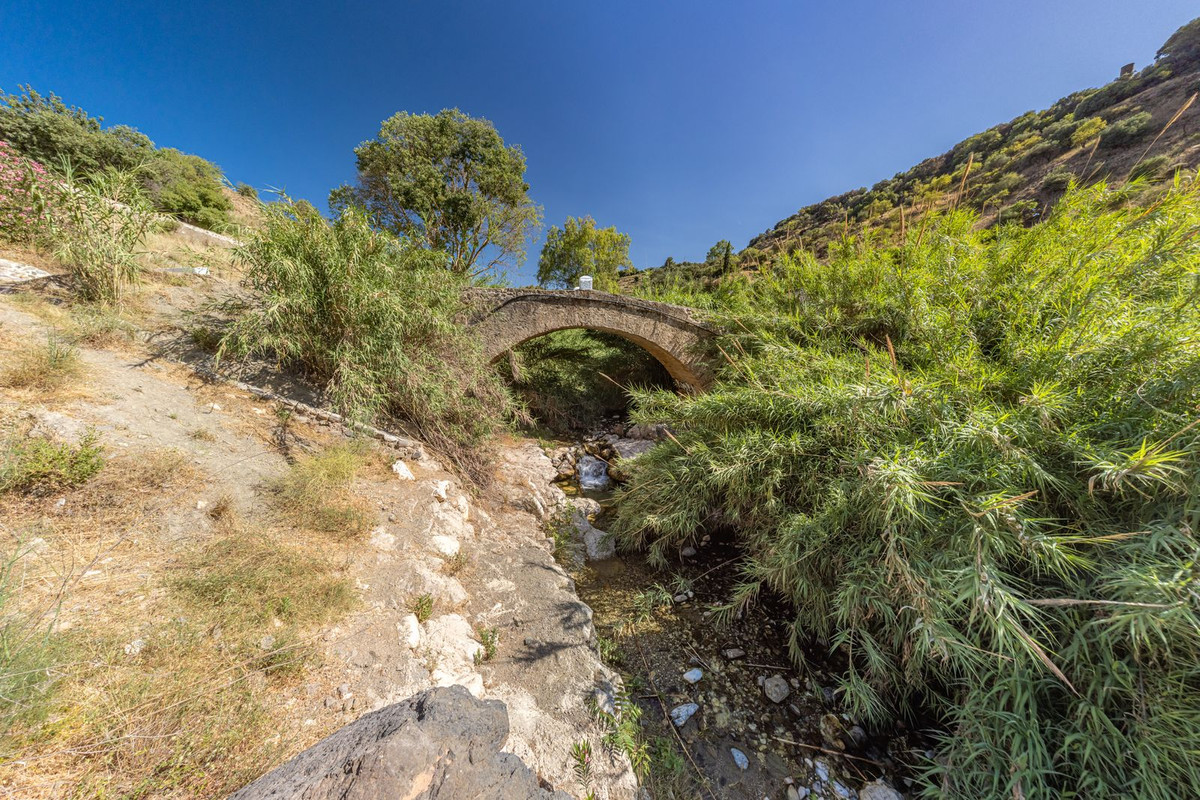 Se vende Finca - Cortijo de 4 dormitorios en Costa Del Sol, Málaga, España