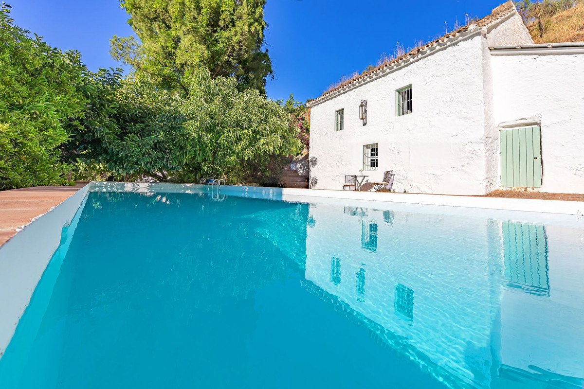 Se vende Finca - Cortijo de 4 dormitorios en Costa Del Sol, Málaga, España