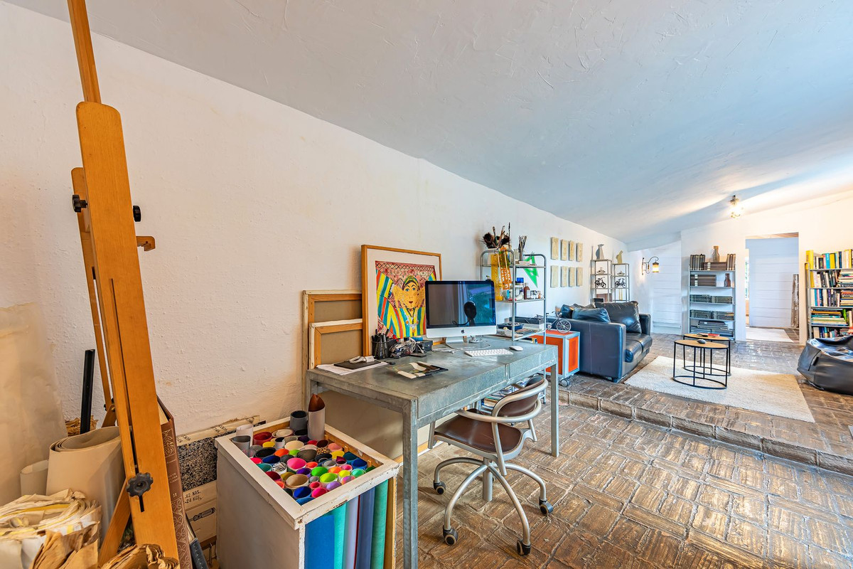 Se vende Finca - Cortijo de 4 dormitorios en Costa Del Sol, Málaga, España