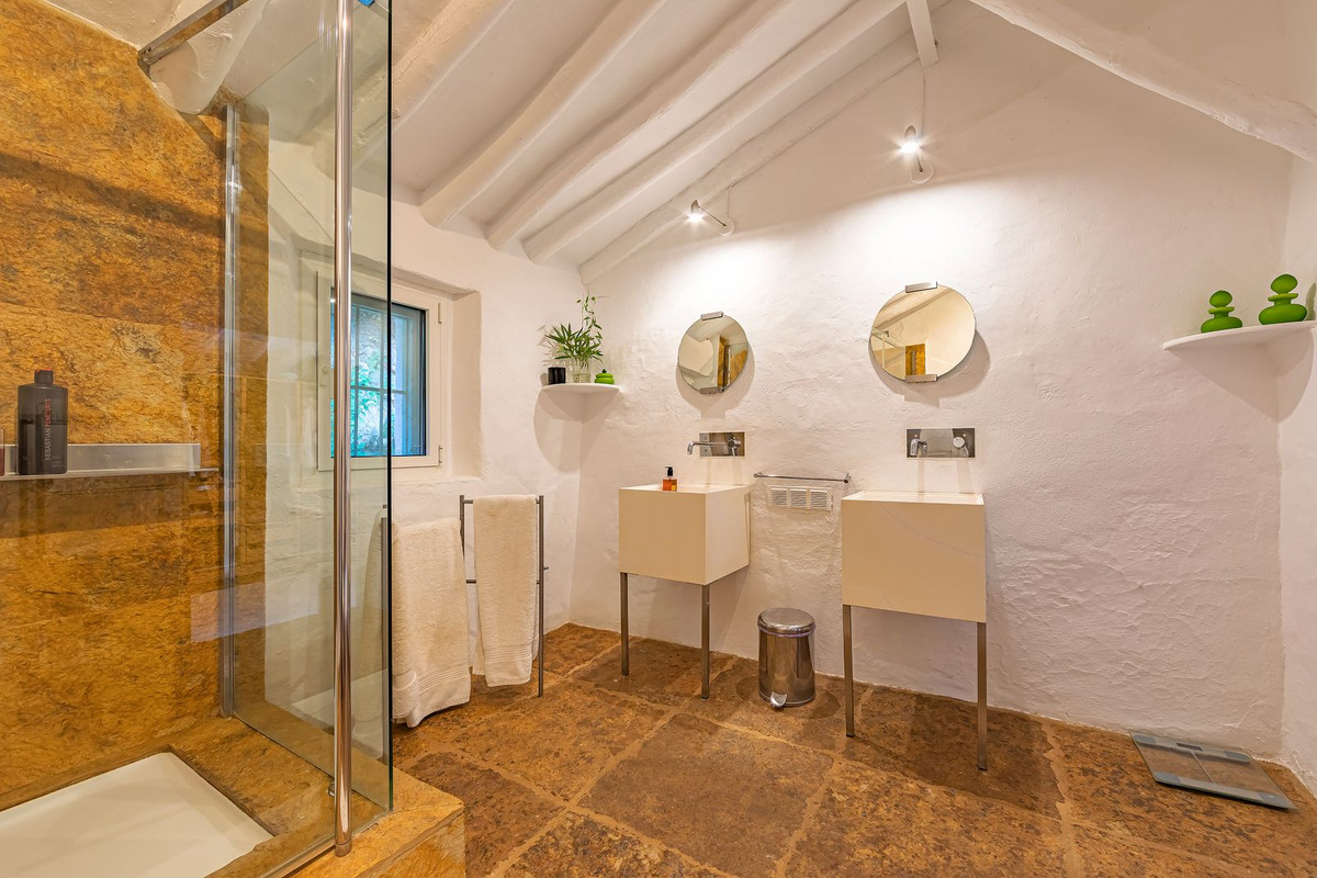 Se vende Finca - Cortijo de 4 dormitorios en Costa Del Sol, Málaga, España