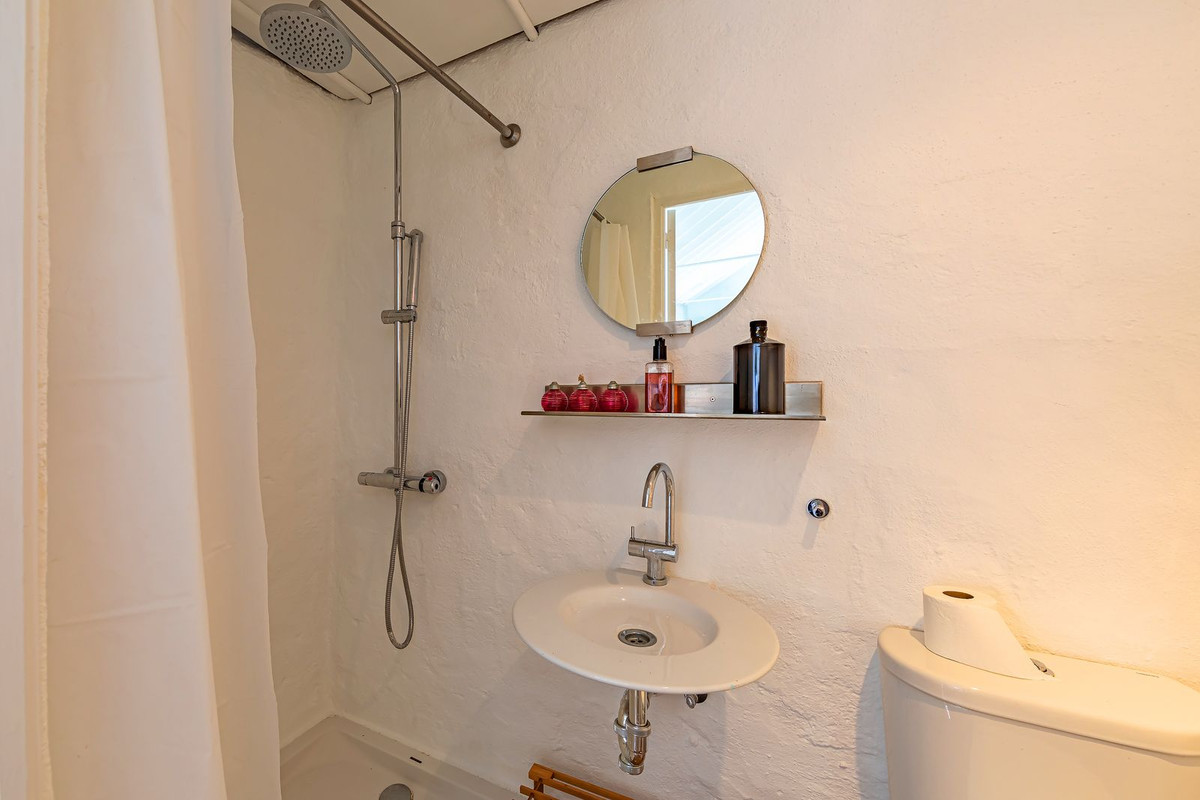 Se vende Finca - Cortijo de 4 dormitorios en Costa Del Sol, Málaga, España