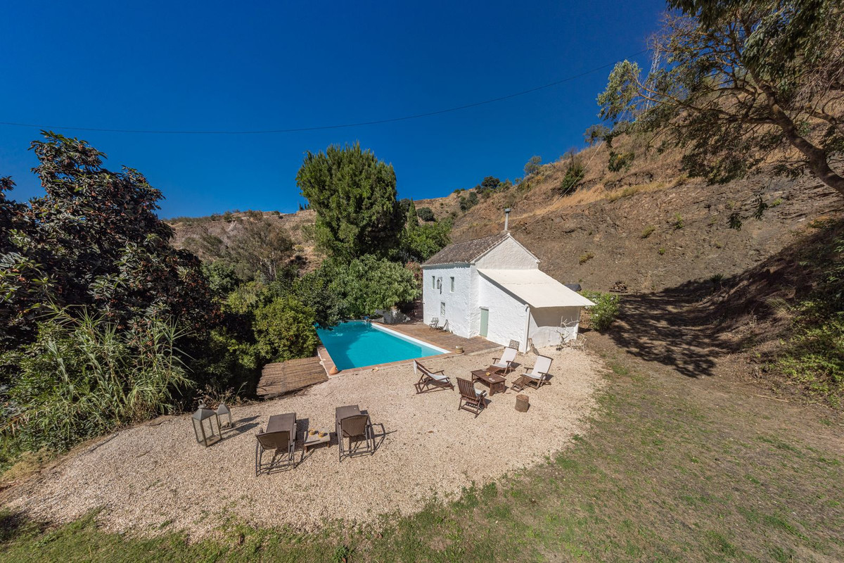 Se vende Finca - Cortijo de 4 dormitorios en Costa Del Sol, Málaga, España