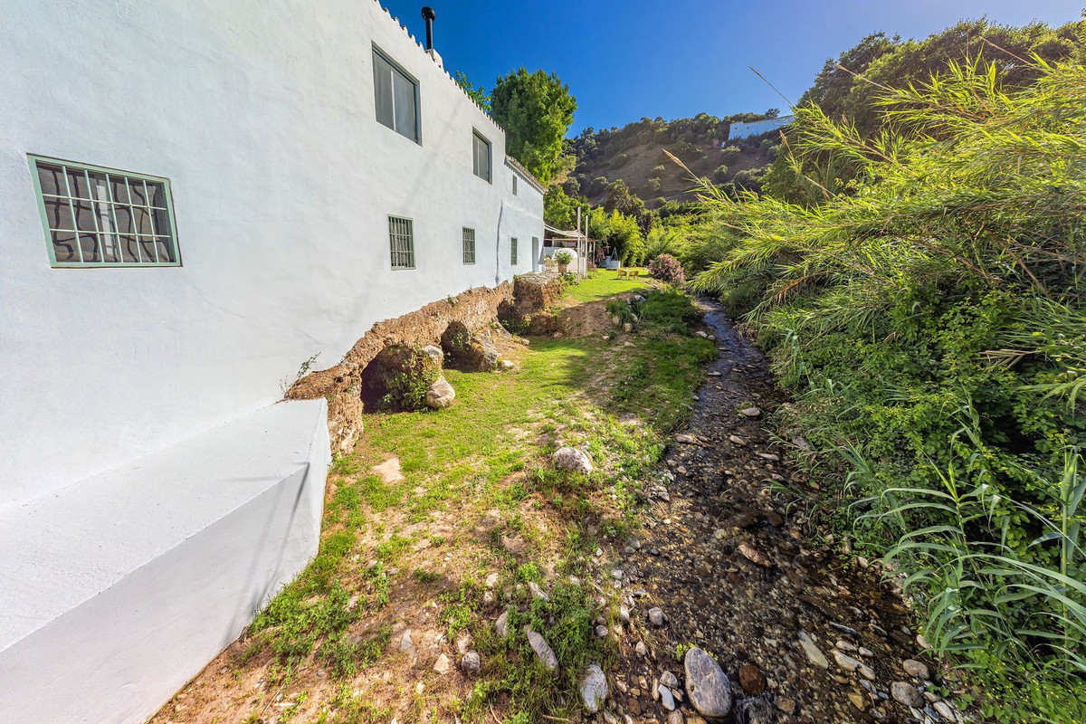 Se vende Finca - Cortijo de 4 dormitorios en Costa Del Sol, Málaga, España