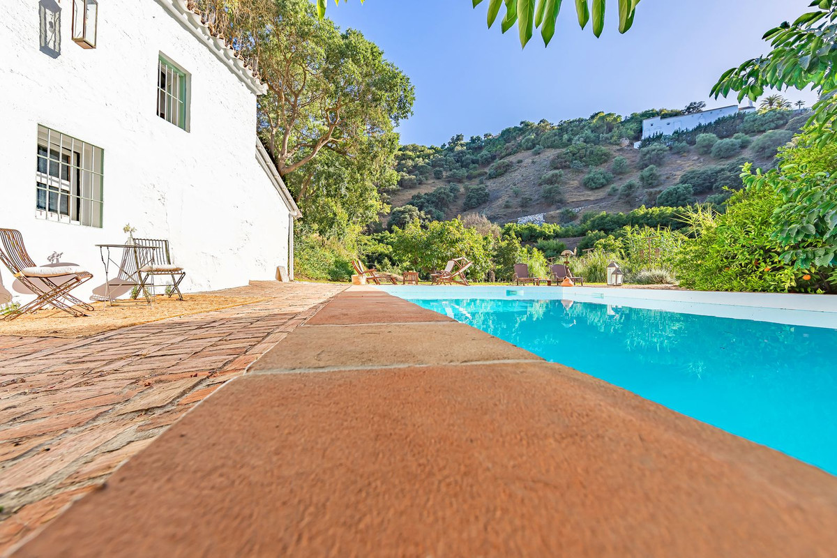 Se vende Finca - Cortijo de 4 dormitorios en Costa Del Sol, Málaga, España