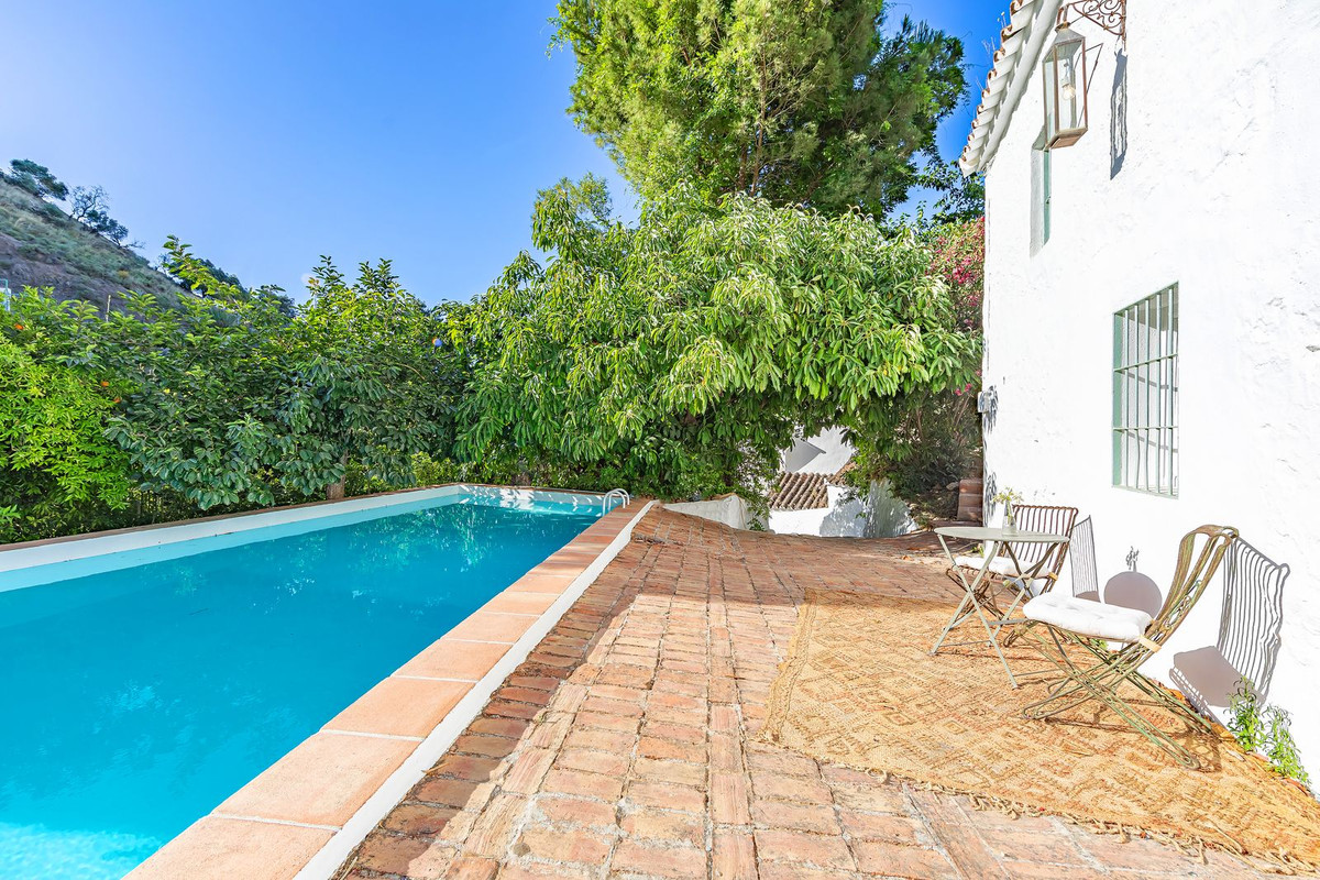 Se vende Finca - Cortijo de 4 dormitorios en Costa Del Sol, Málaga, España