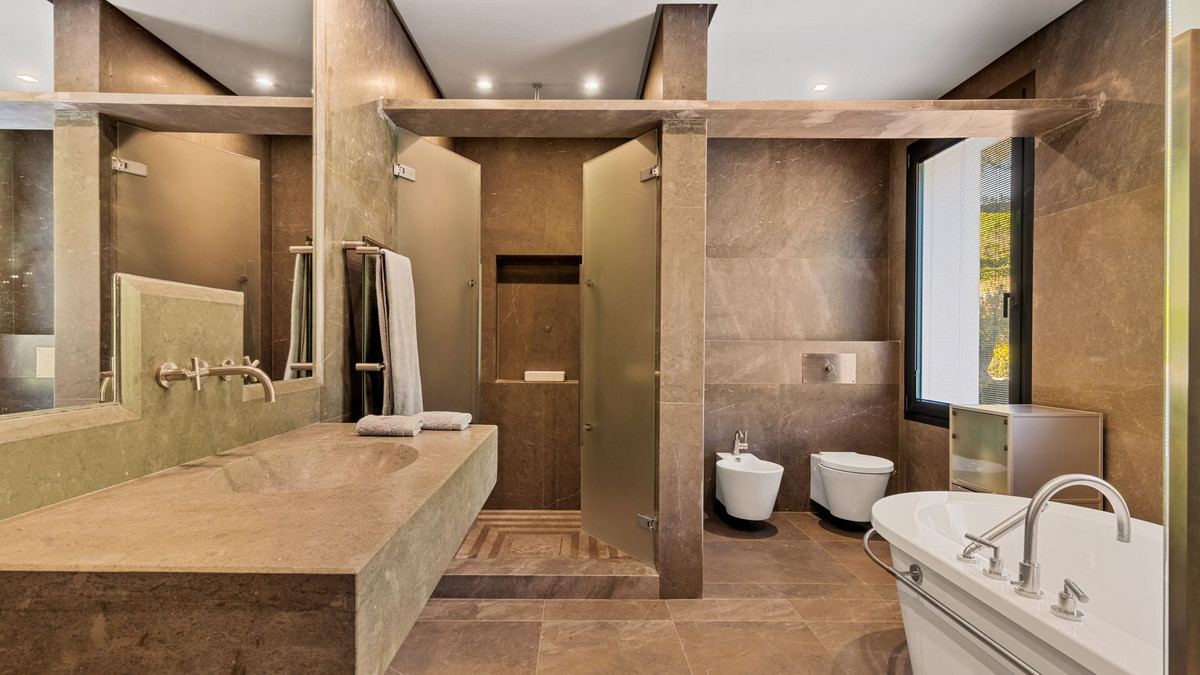 Se vende Villa - Chalet de 5 dormitorios en Costa Del Sol, Málaga, España
