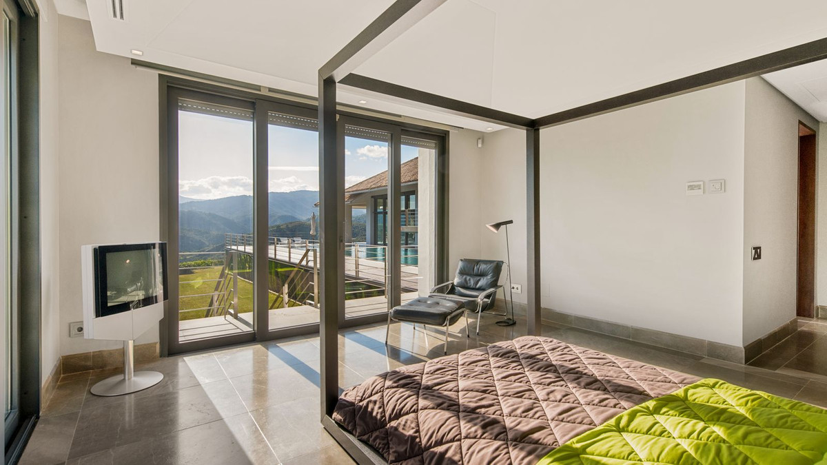 Se vende Villa - Chalet de 5 dormitorios en Costa Del Sol, Málaga, España