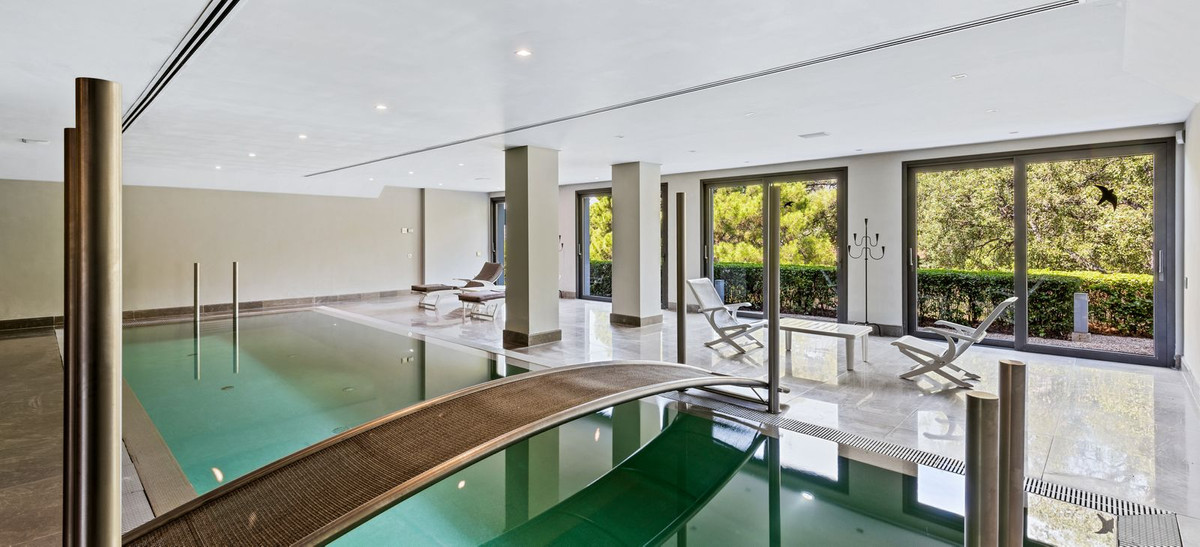 Se vende Villa - Chalet de 5 dormitorios en Costa Del Sol, Málaga, España